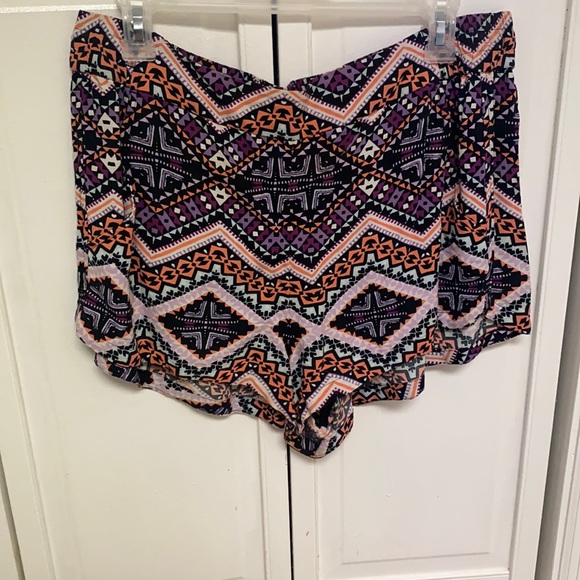 NWT Express Shorts - Picture 1 of 5